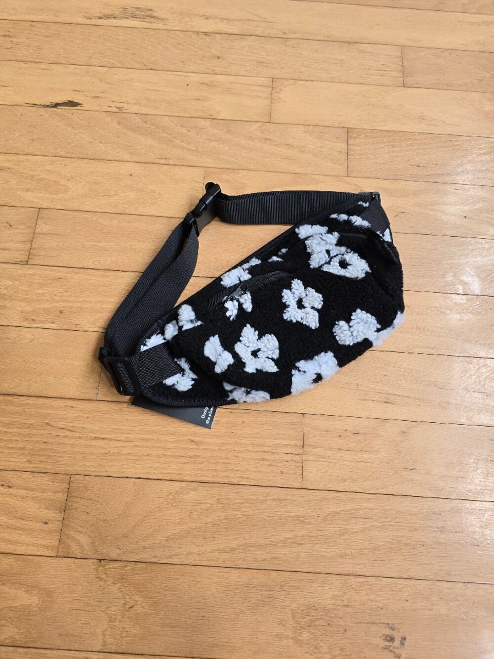 whimsygoth black white flower print sherpa crossbody bag